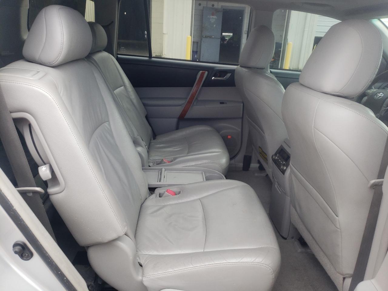 Photo 6 from auction – 2008 TOYOTA HIGHLANDER with VIN JTEES42A582003159