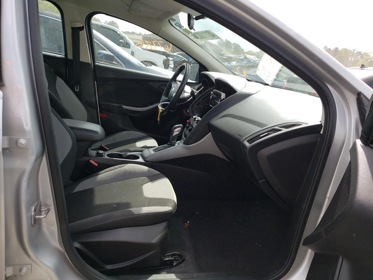Photo 5 from auction – 2012 FORD FOCUS SE with VIN 1FAHP3F21CL259517