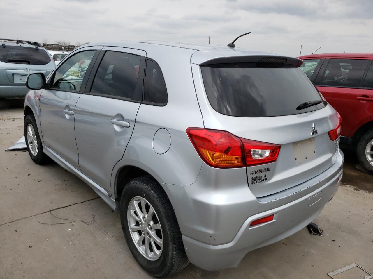 Photo 3 from auction – 2011 MITSUBISHI OUTLANDER with VIN JA4AP3AU8BZ014644
