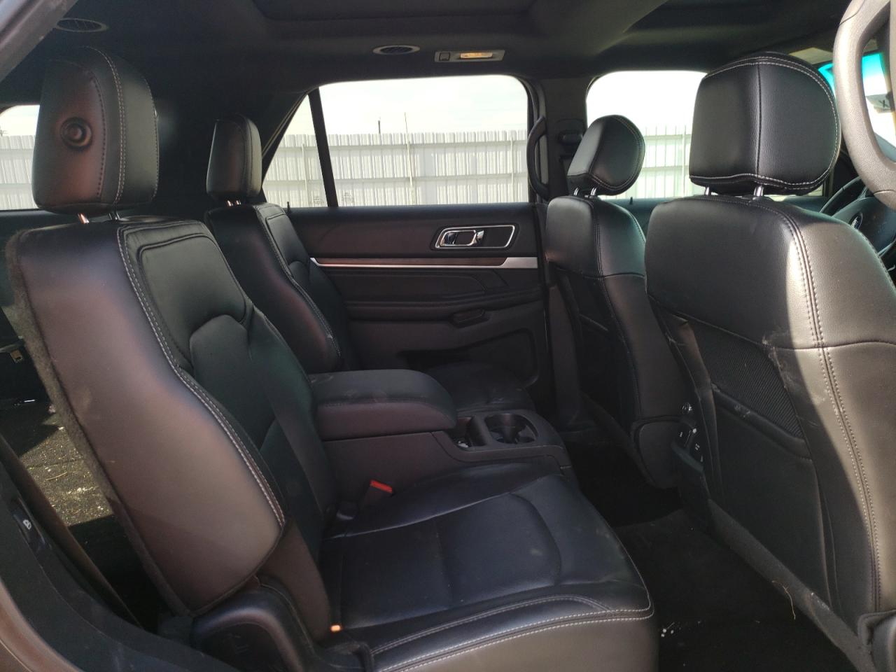 Photo 6 from auction – 2017 FORD EXPLORER L with VIN 1FM5K7FH7HGA80711