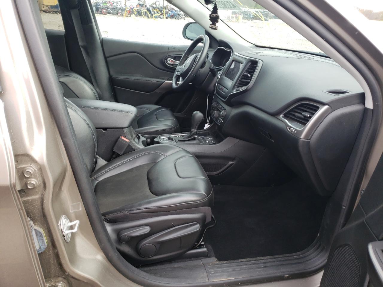 Photo 5 from auction – 2021 JEEP CHEROKEE L with VIN 1C4PJLLB5MD164241