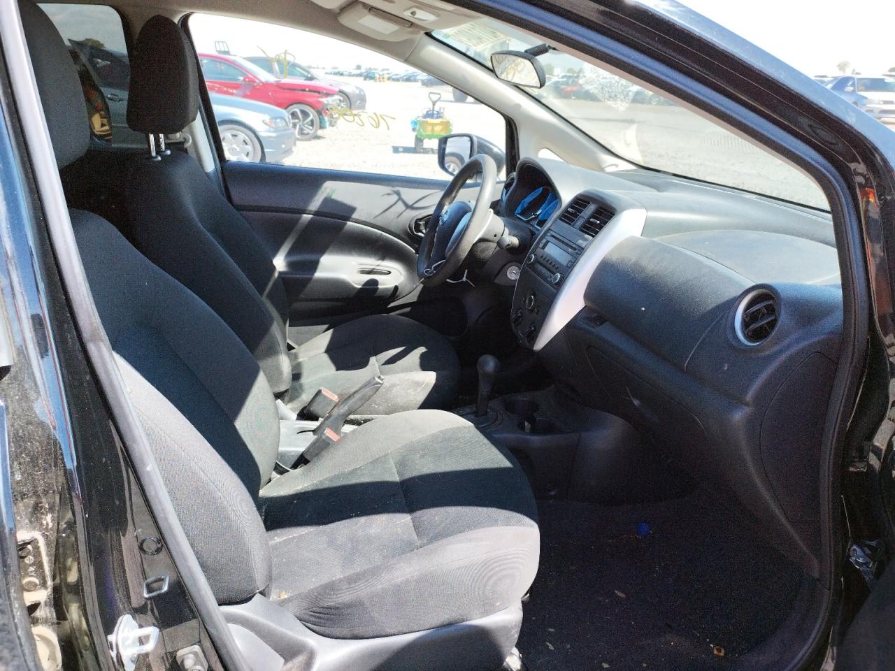 Photo 5 from auction – 2015 NISSAN VERSA NOTE with VIN 3N1CE2CP2FL410932