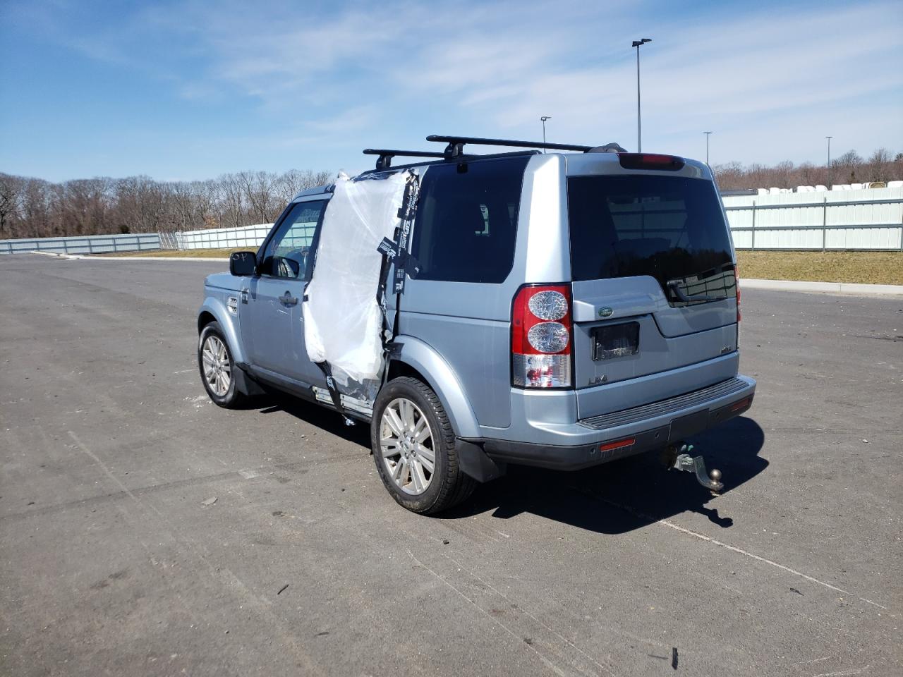 Photo 3 from auction – 2011 LAND ROVER LR4 HSE LU with VIN SALAK2D45BA596090
