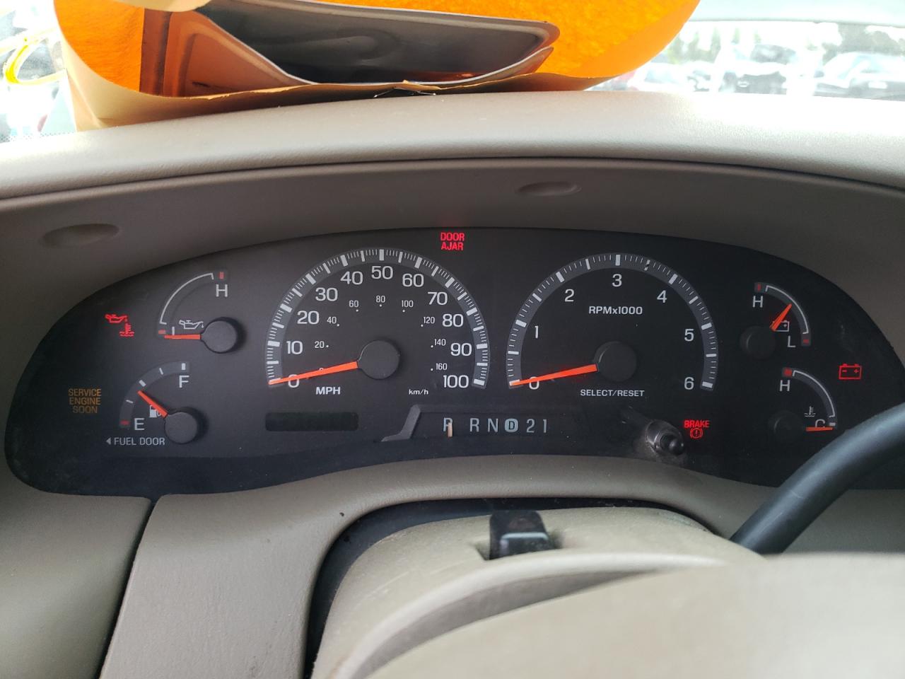 Photo 8 from auction – 2000 FORD EXPEDITION with VIN 1FMRU17L4YLA79308