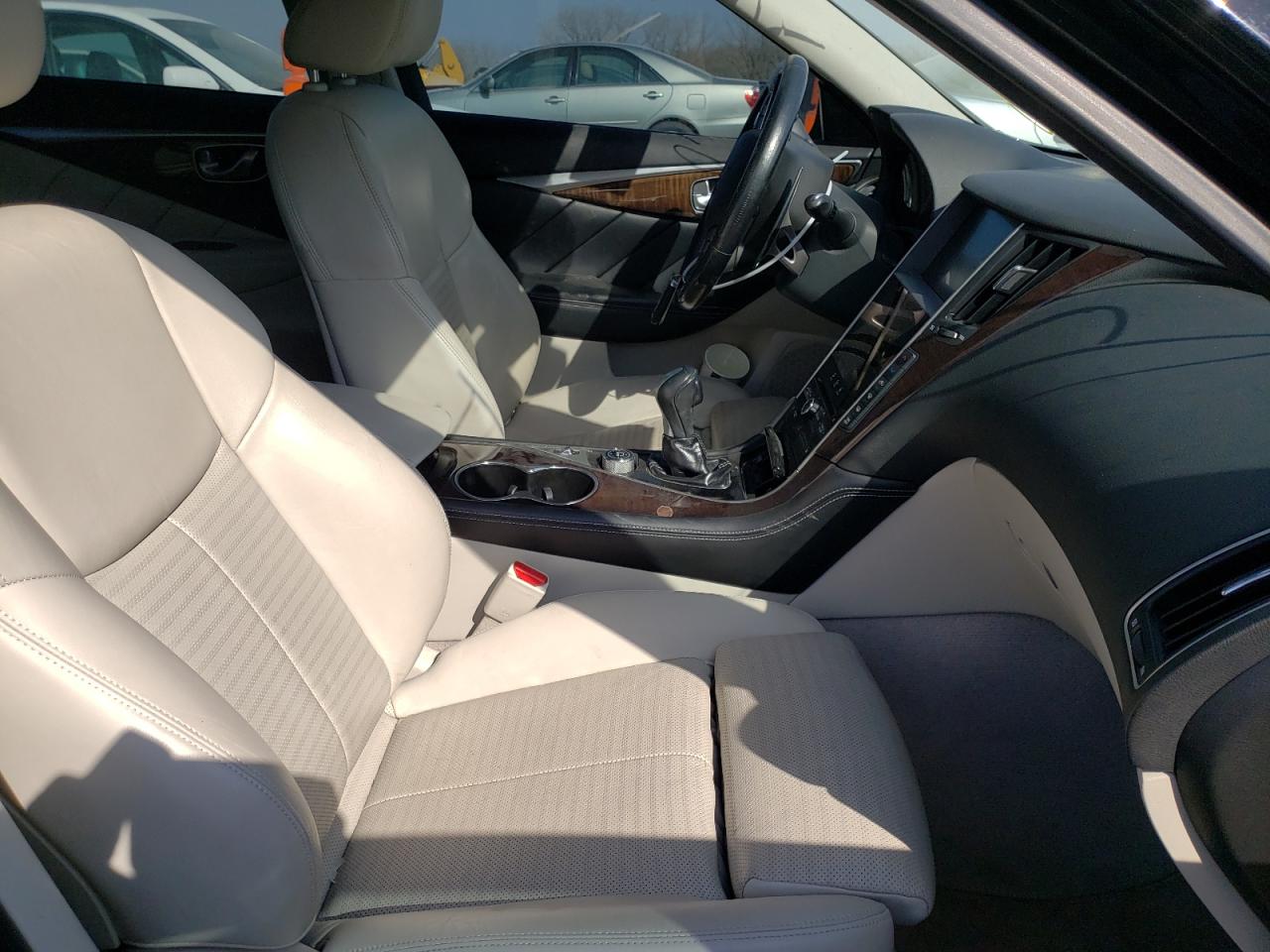 Photo 5 from auction – 2015 INFINITI Q50 BASE with VIN JN1BV7AR2FM401831