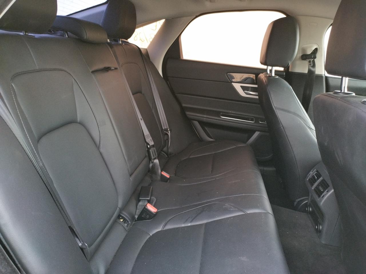 Photo 6 from auction – 2018 JAGUAR XF with VIN SAJBR4FX0JCY69564