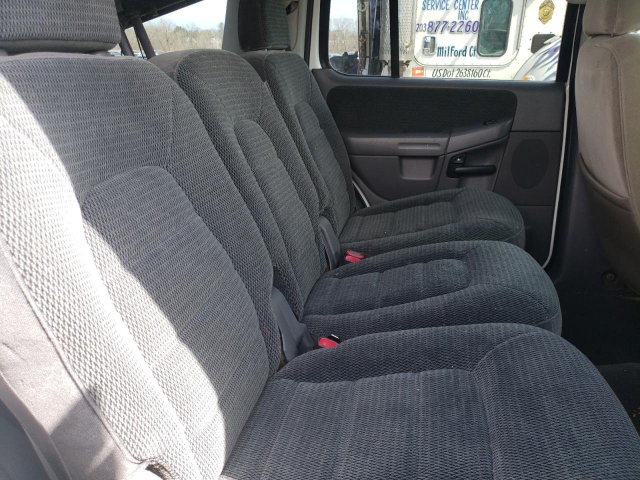Photo 6 from auction – 2002 FORD EXPLORER X with VIN 1FMZU73E32UA34498