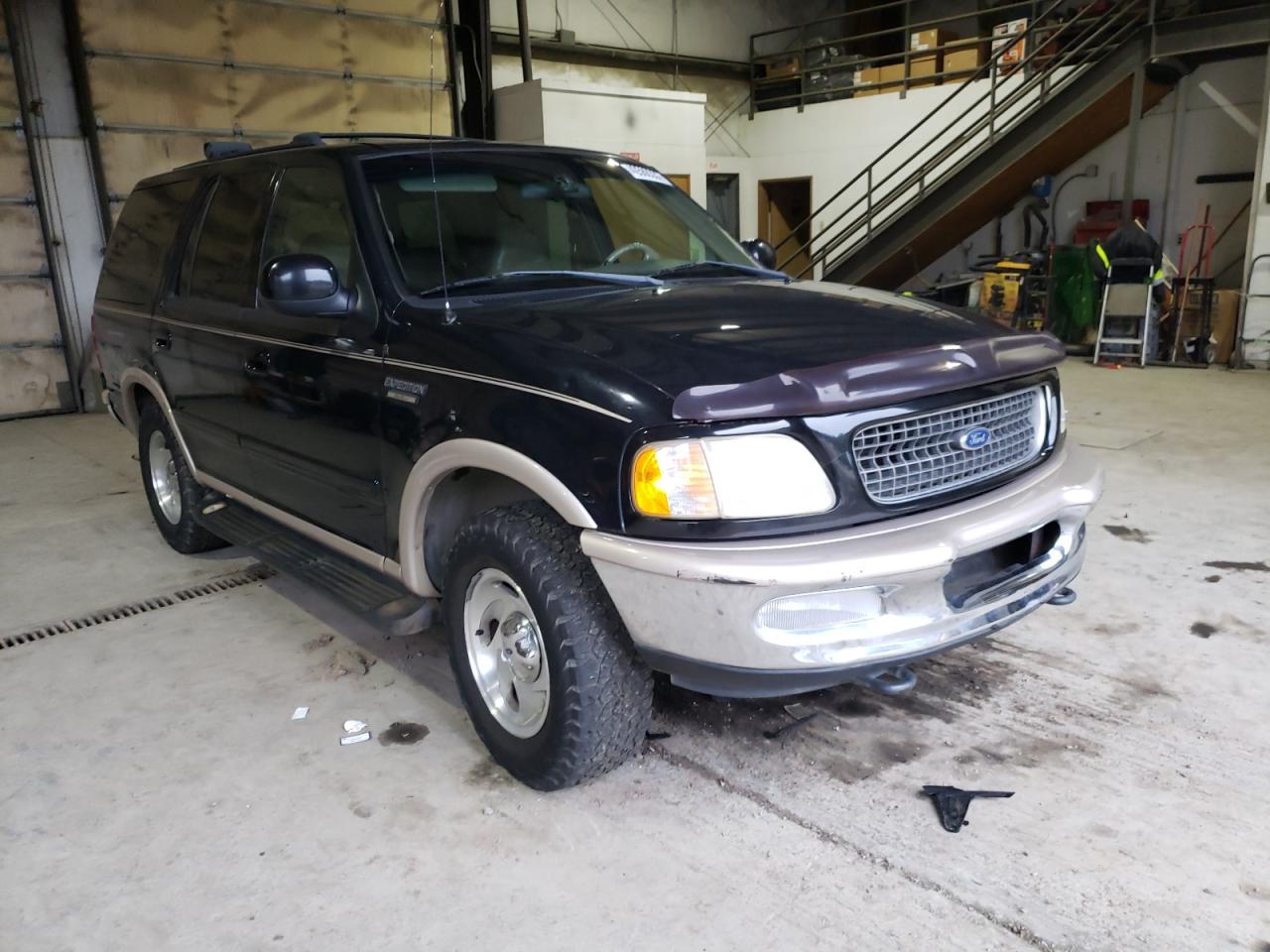 FORD EXPEDITION 1998 with VIN 1FMPU18L5WLB90758 - Photo from auction