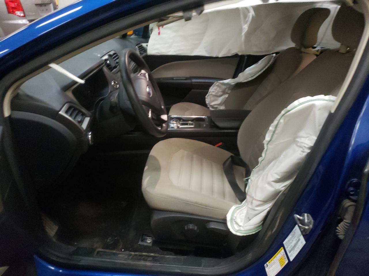 Photo 5 from auction – 2017 FORD FUSION S with VIN 3FA6P0G70HR170773