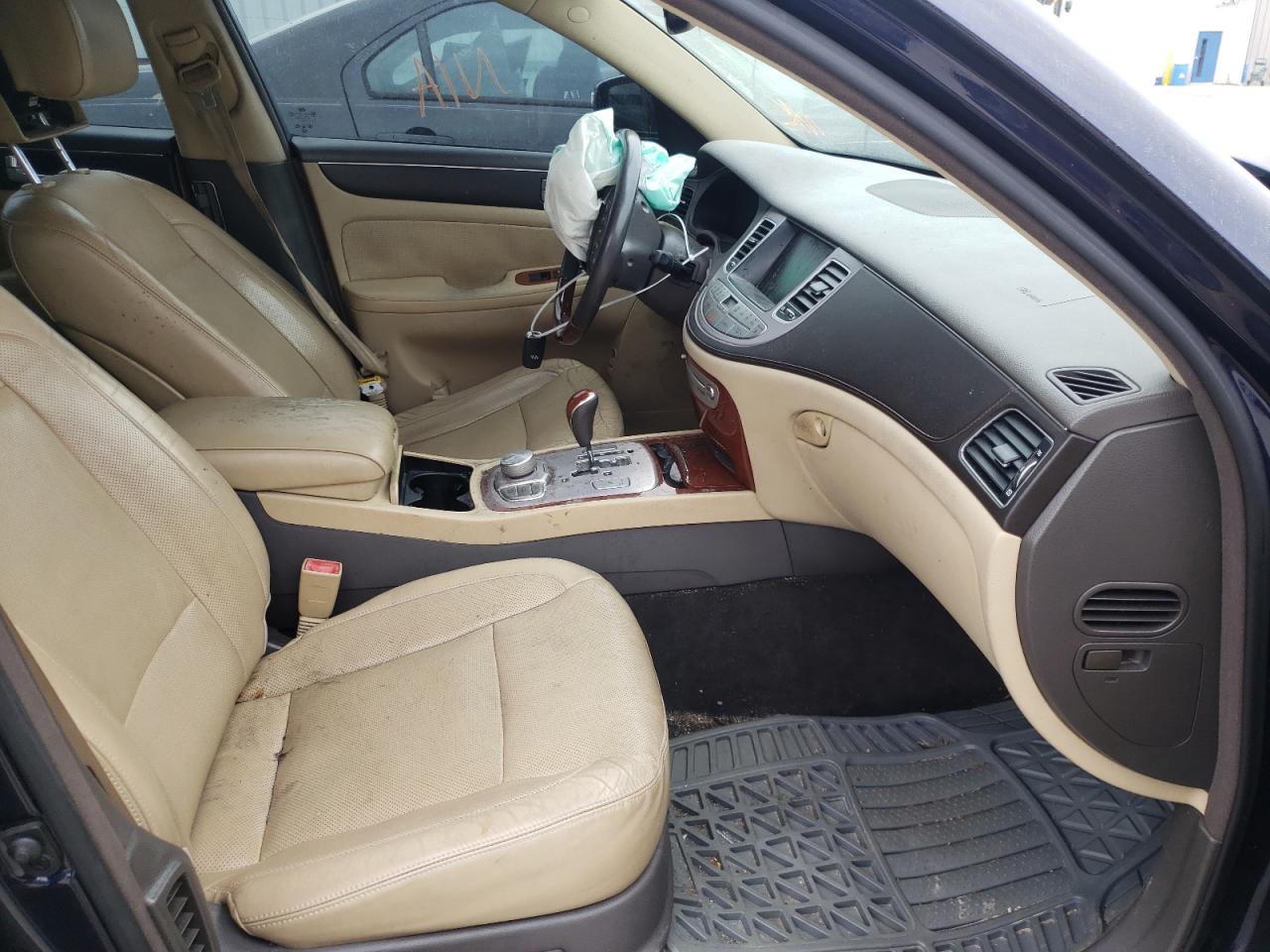 Photo 5 from auction – 2012 HYUNDAI GENESIS 4. with VIN KMHGC4DFXCU170337
