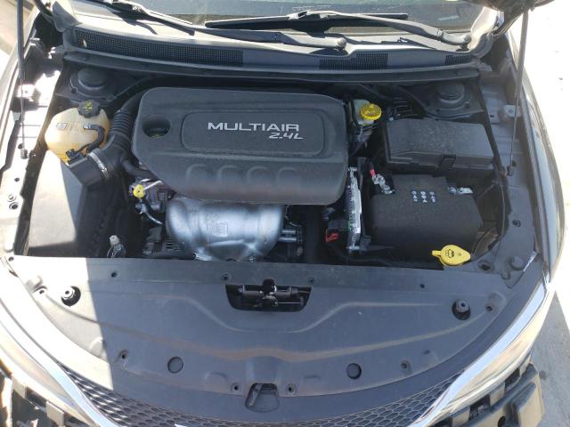 Photo 2 from auction – 2017 CHRYSLER 200 LIMITE with VIN 1C3CCCAB5HN508179