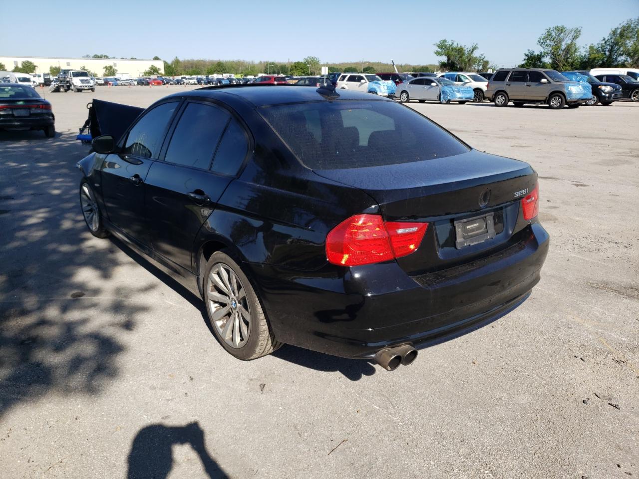 Photo 3 from auction – 2011 BMW 328 I with VIN WBAPH7C54BE680253