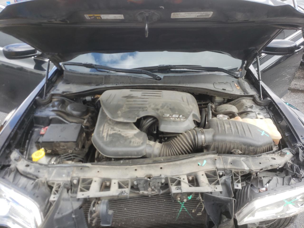 Photo 7 from auction – 2015 CHRYSLER 300 LIMITE with VIN 2C3CCAAG0FH898940