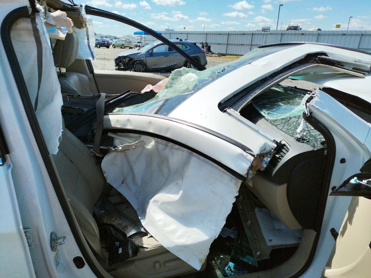Photo 5 from auction – 2015 ACURA RDX with VIN 5J8TB3H38FL016544