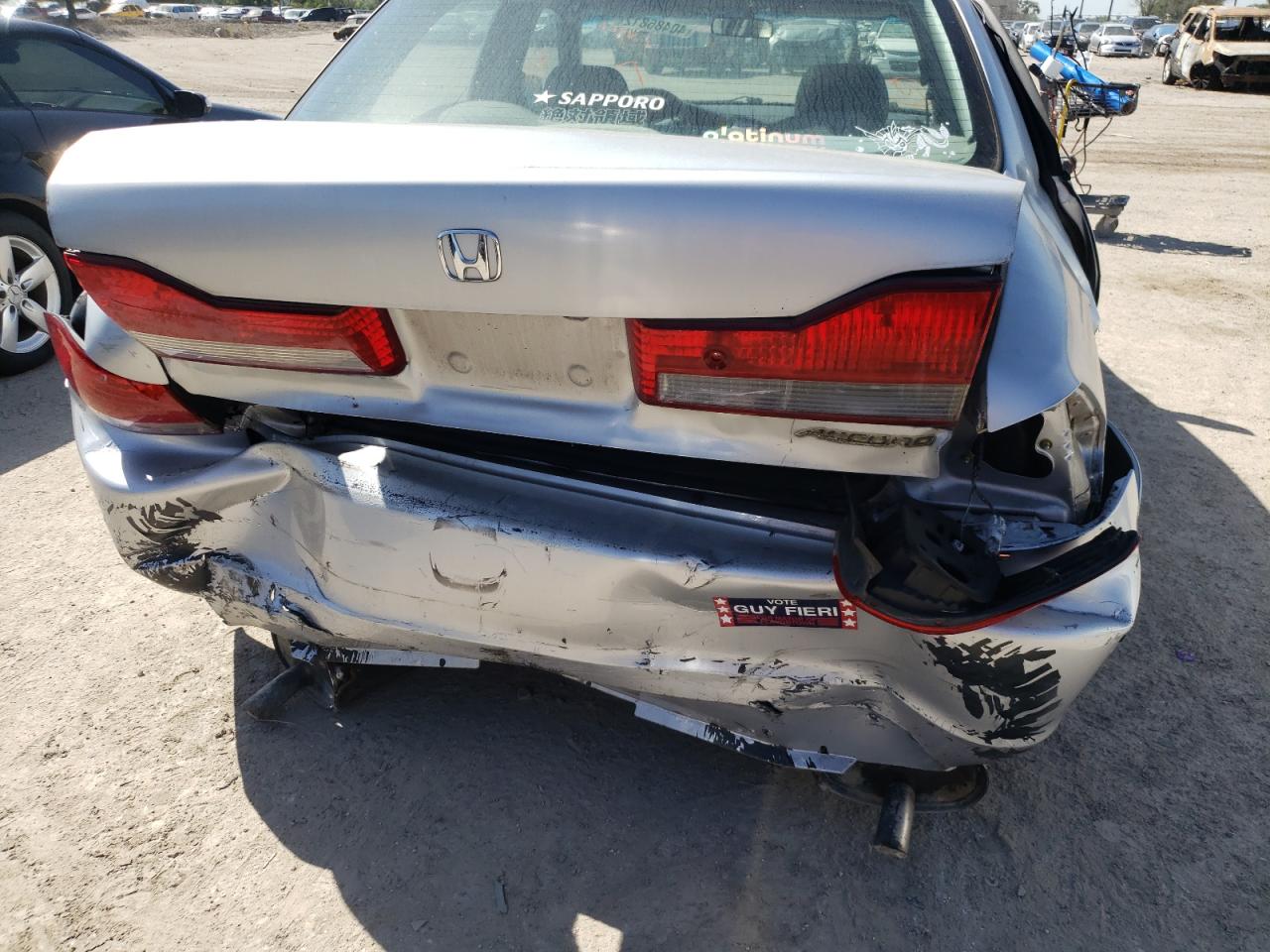 Photo 9 from auction – 2002 HONDA ACCORD with VIN 1HGCG165X2A054597