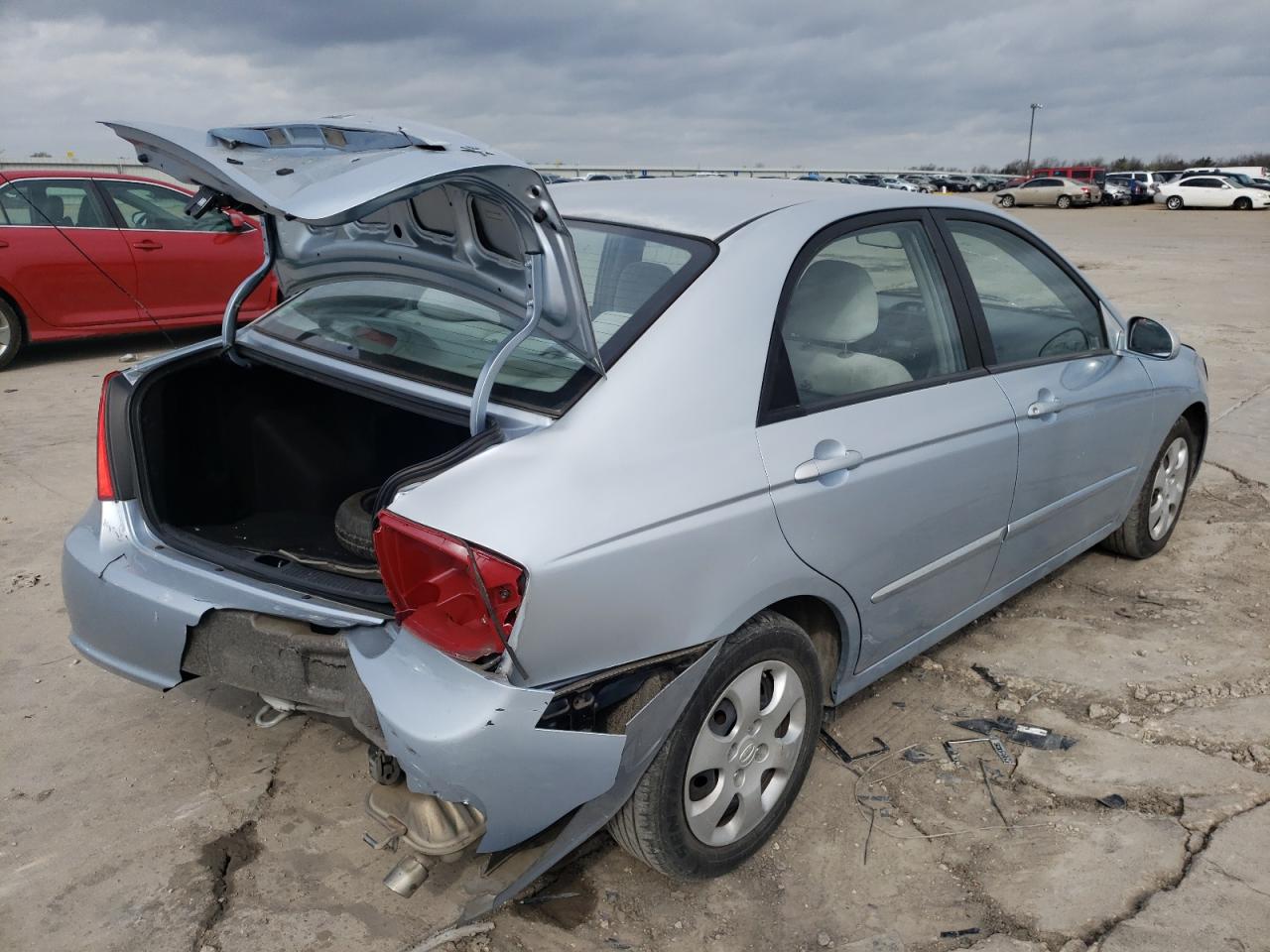 Photo 4 from auction – 2007 KIA SPECTRA EX with VIN KNAFE121575470302