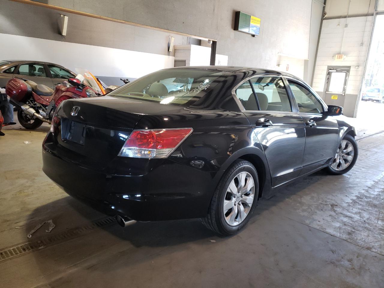 Photo 4 from auction – 2010 HONDA ACCORD EX with VIN 1HGCP2F77AA005931