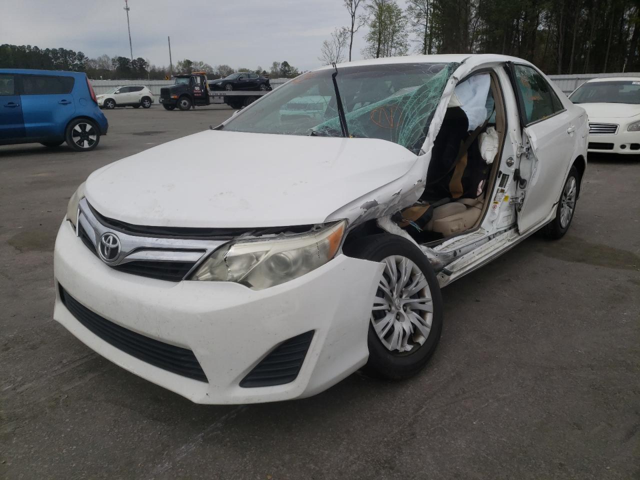 Photo 2 from auction – 2014 TOYOTA CAMRY L with VIN 4T1BF1FK3EU304845