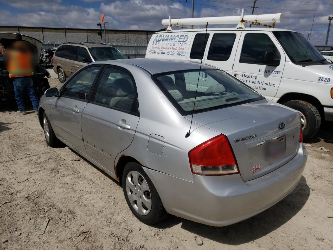 Foto 3 de la subasta – 2008 KIA SPECTRA EX con VIN KNAFE121385507350