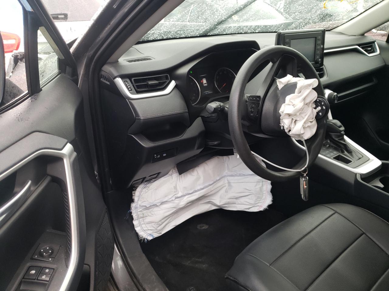 Photo 9 from auction – 2019 TOYOTA RAV4 XLE with VIN 2T3P1RFV5KW059062