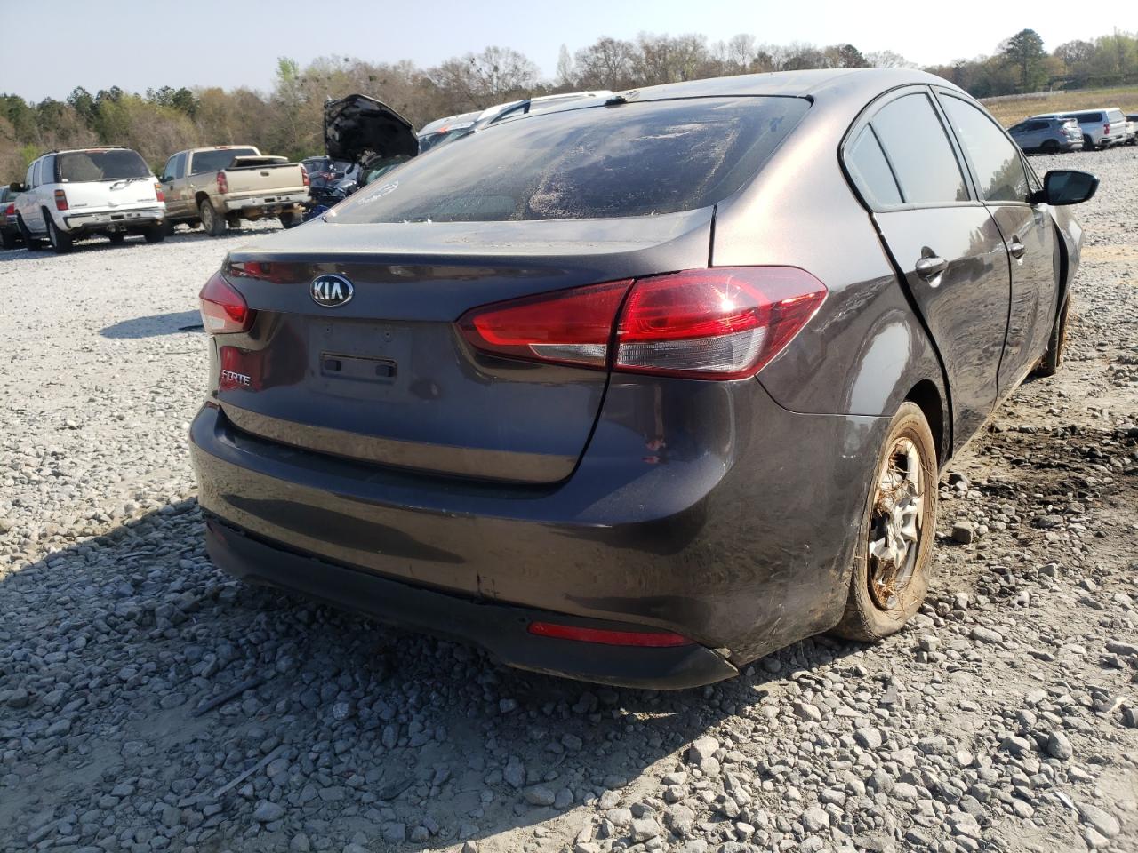 Photo 4 from auction – 2017 KIA FORTE LX with VIN 3KPFK4A7XHE140325