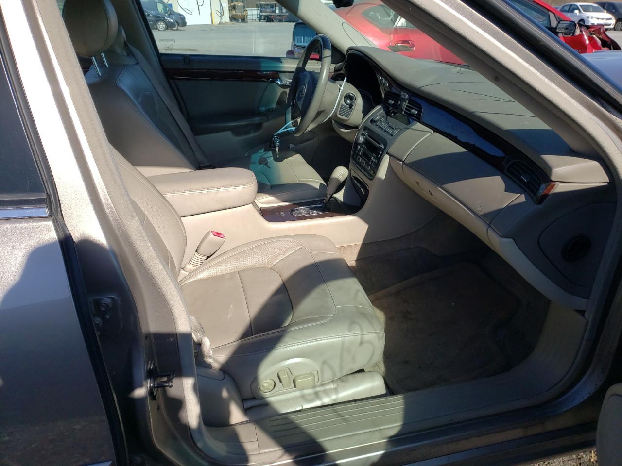 Photo 5 from auction – 2004 CADILLAC DEVILLE DT with VIN 1G6KF54924U135401