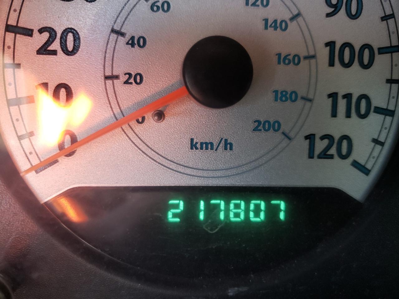 Photo 8 from auction – 2005 CHRYSLER TOWN & COU with VIN 2C4GP54L75R247265