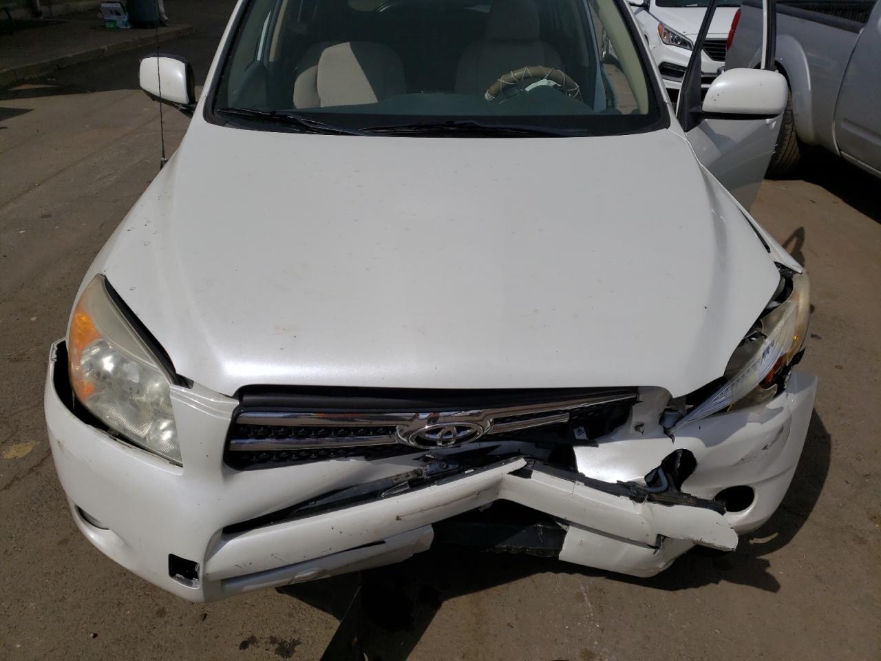 Photo 7 from auction – 2006 TOYOTA RAV4 LIMIT with VIN JTMBD31V465017971