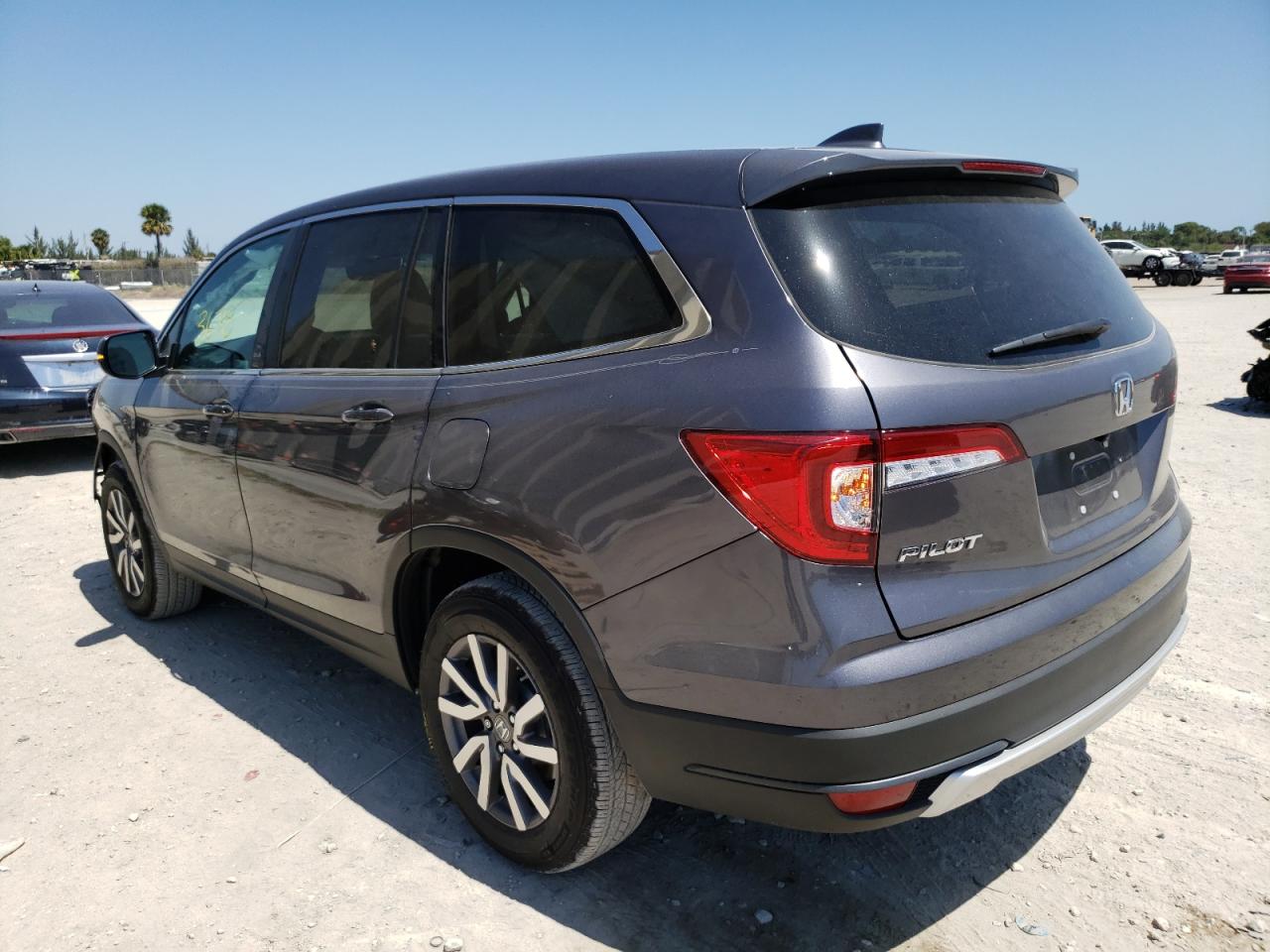 Photo 3 from auction – 2022 HONDA PILOT EXL with VIN 5FNYF5H52NB010679