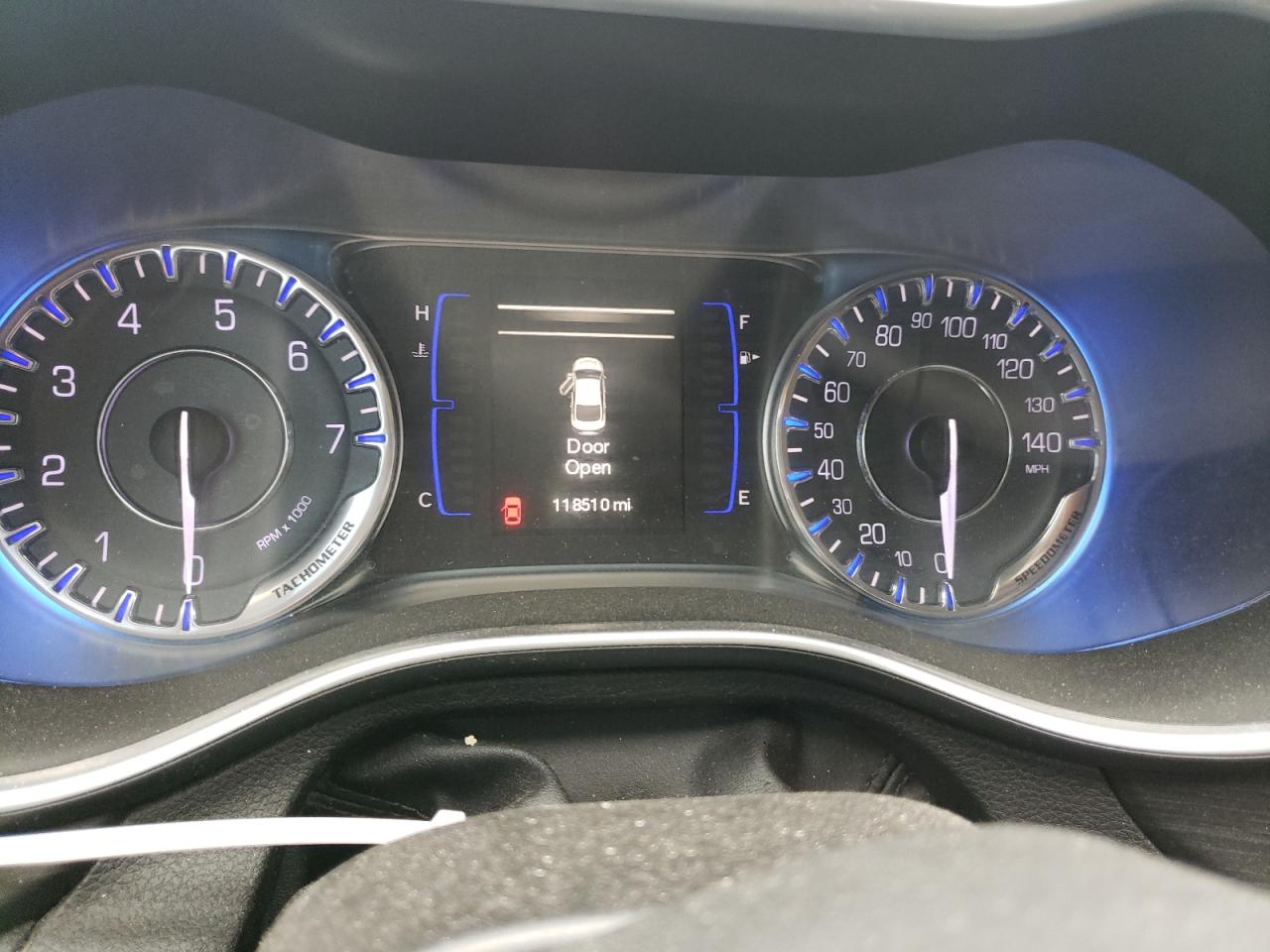 Photo 8 from auction – 2015 CHRYSLER 200 LIMITE with VIN 1C3CCCAB3FN576056