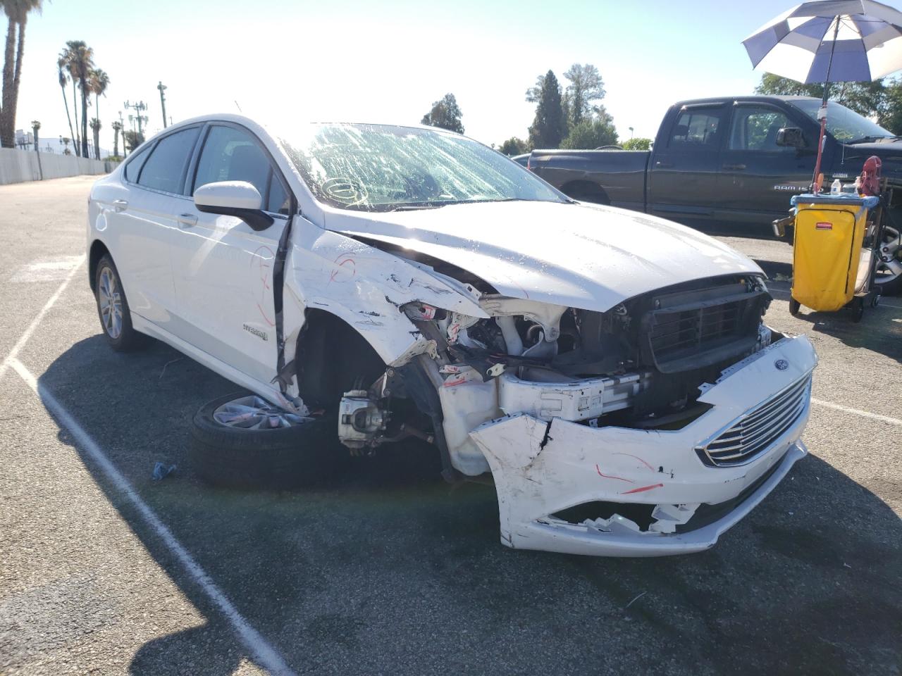 FORD FUSION SE 2017 with VIN 3FA6P0LU7HR355043 - Photo from auction