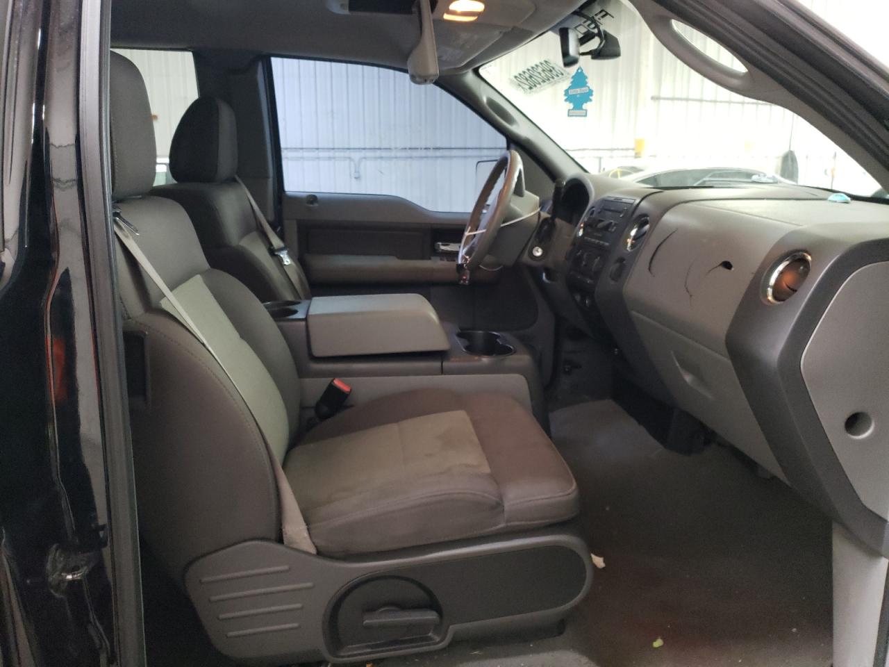 Photo 5 from auction – 2006 FORD F150 with VIN 1FTPX14516FA91338