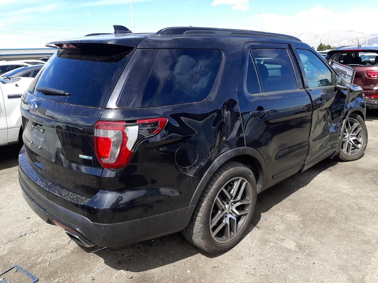 Photo 4 from auction – 2016 FORD EXPLORER S with VIN 1FM5K8GT3GGC27839