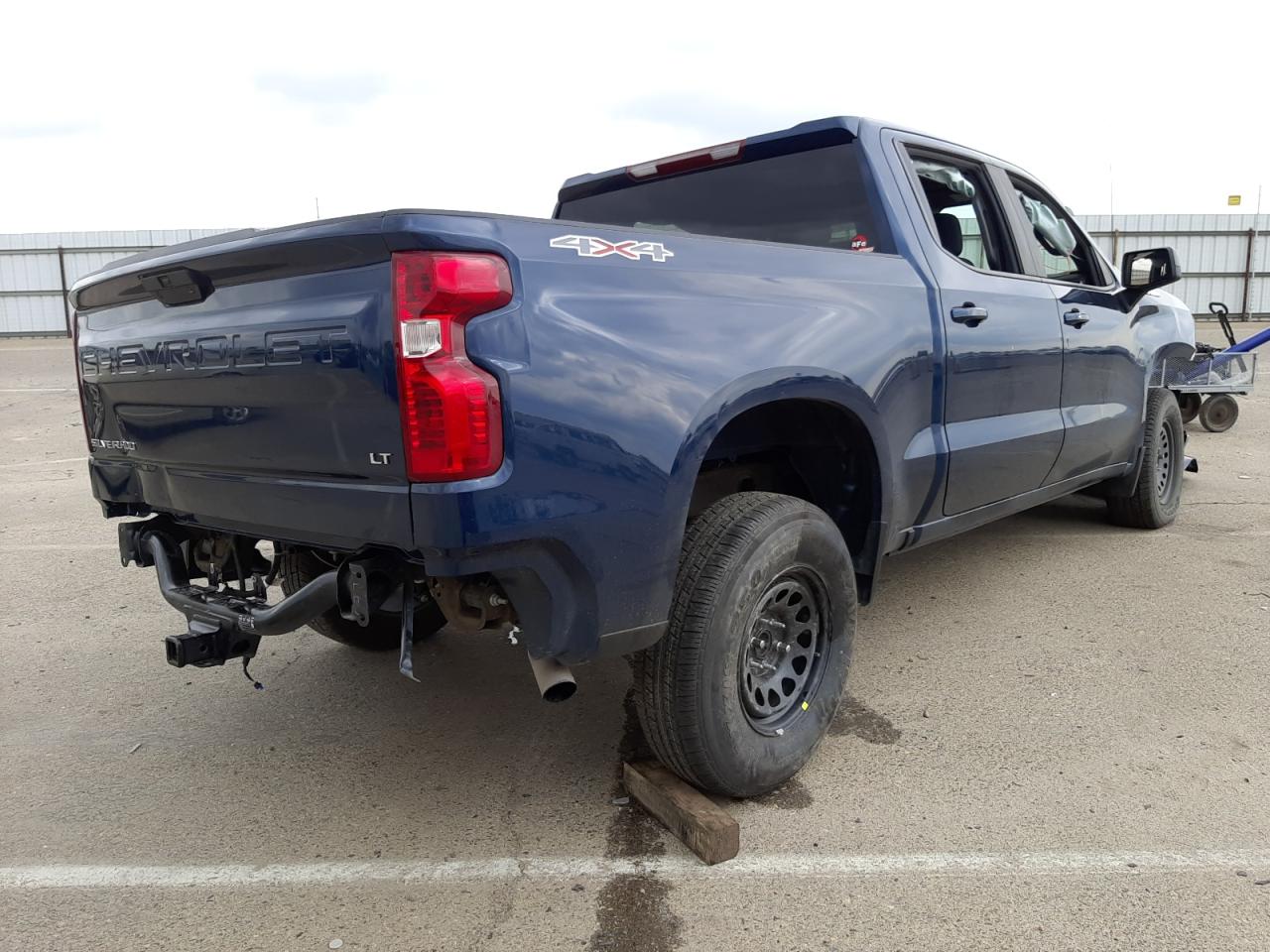 Photo 4 from auction – 2021 CHEVROLET SILVERADO with VIN 1GCPYJEK2MZ441265
