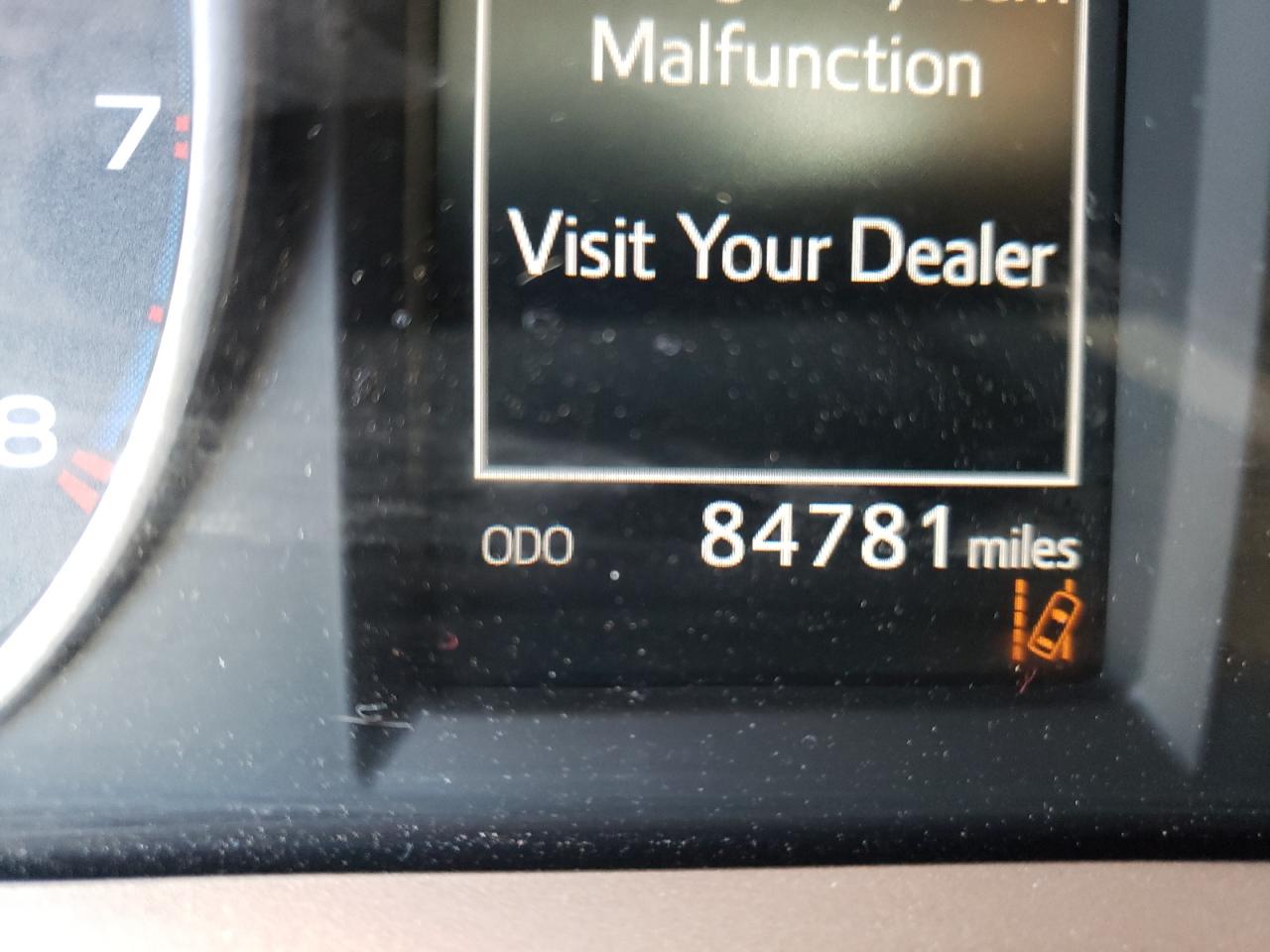 Photo 8 from auction – 2018 TOYOTA RAV4 LE with VIN JTMBFREV2JJ203791