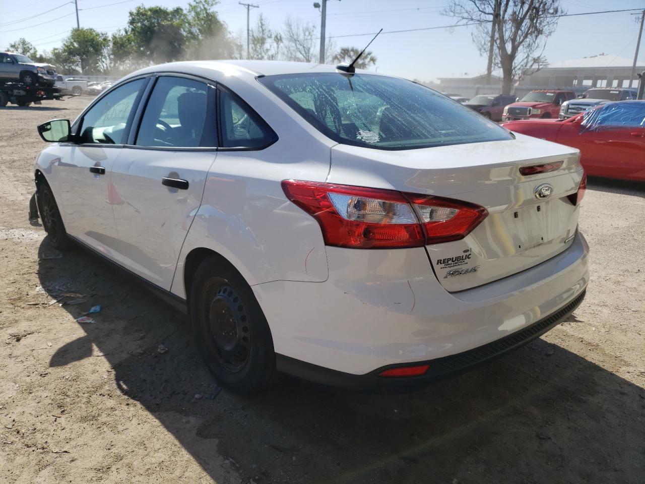 Photo 3 from auction – 2013 FORD FOCUS S with VIN 1FADP3E23DL352315
