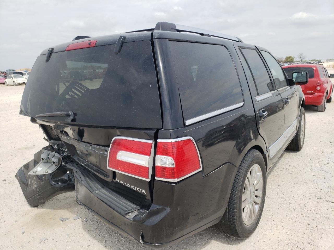 Photo 4 from auction – 2013 LINCOLN NAVIGATOR with VIN 5LMJJ2J5XDEL03375