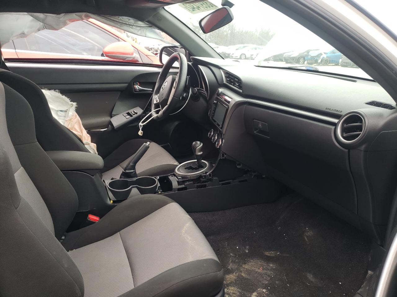 Photo 5 from auction – 2016 TOYOTA SCION TC with VIN JTKJF5C72GJ020160