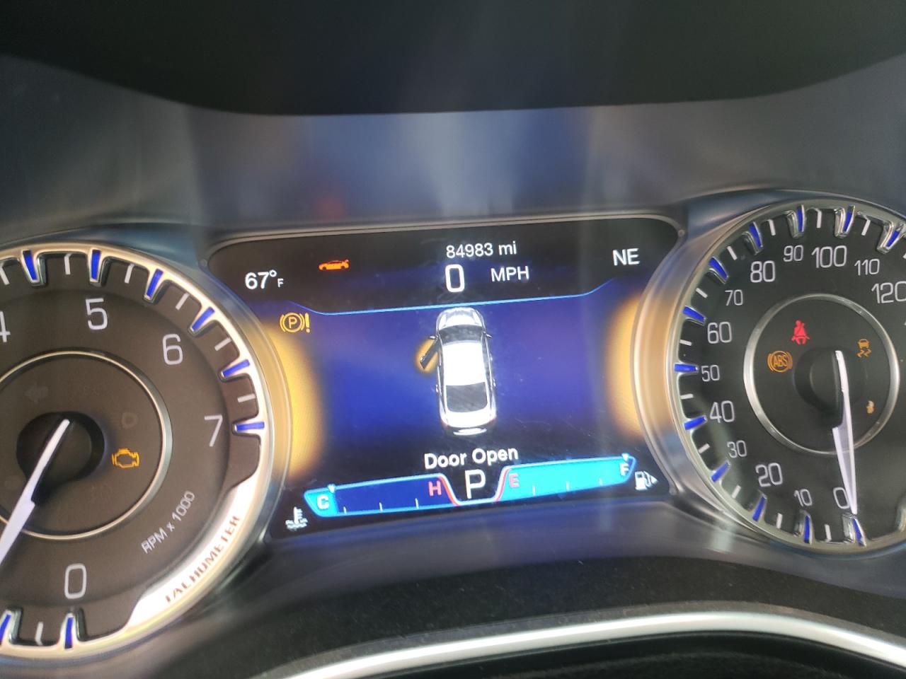 Photo 8 from auction – 2015 CHRYSLER 200 C with VIN 1C3CCCCB8FN534138