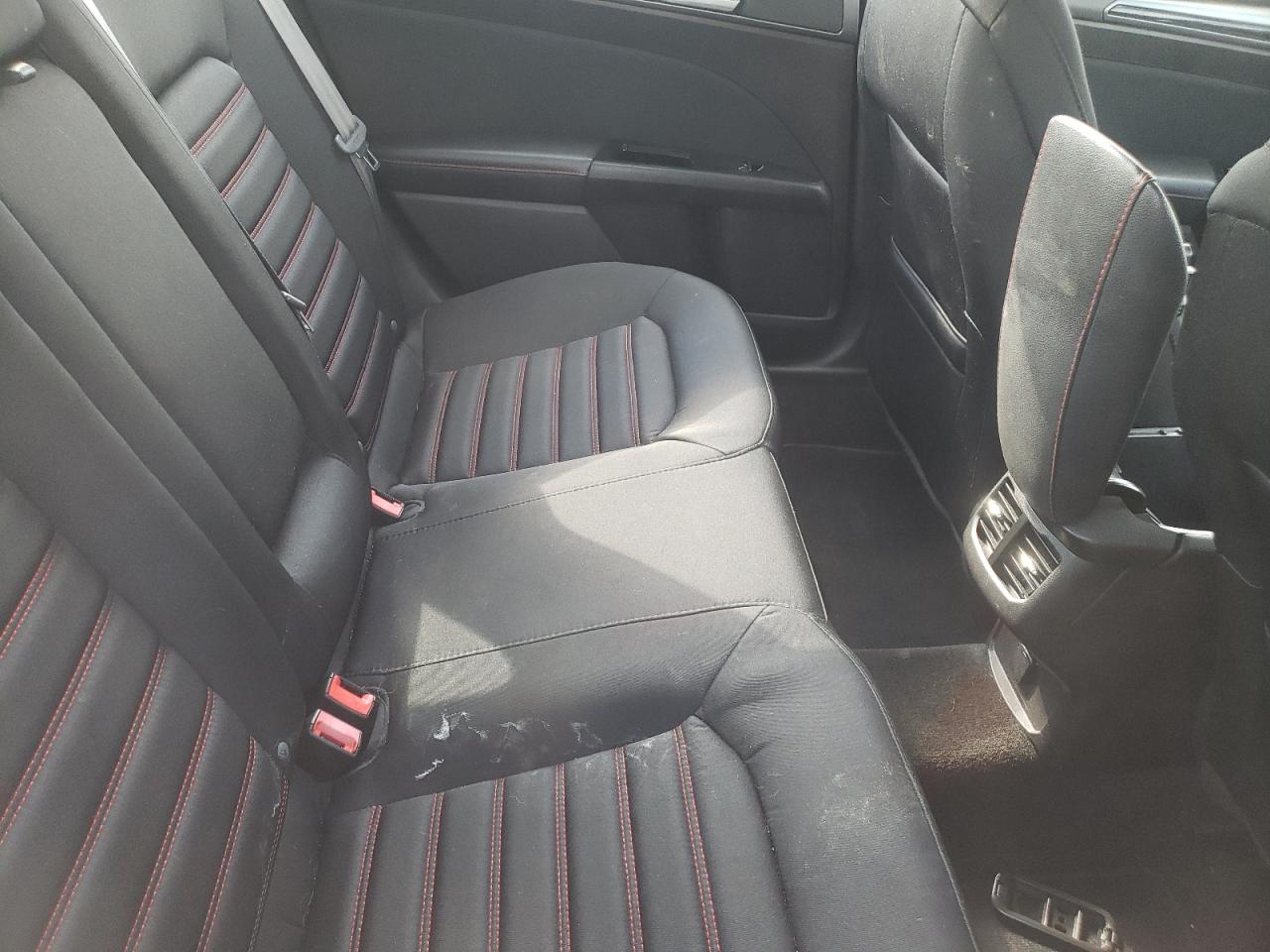 Photo 6 from auction – 2016 FORD FUSION SE with VIN 3FA6P0HD3GR390881
