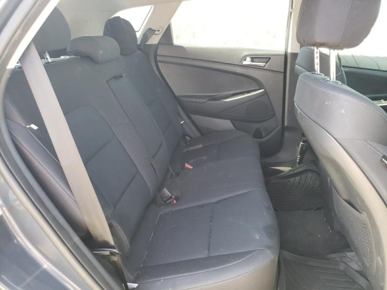 Photo 6 from auction – 2019 HYUNDAI TUCSON SE with VIN KM8J2CA44KU000396