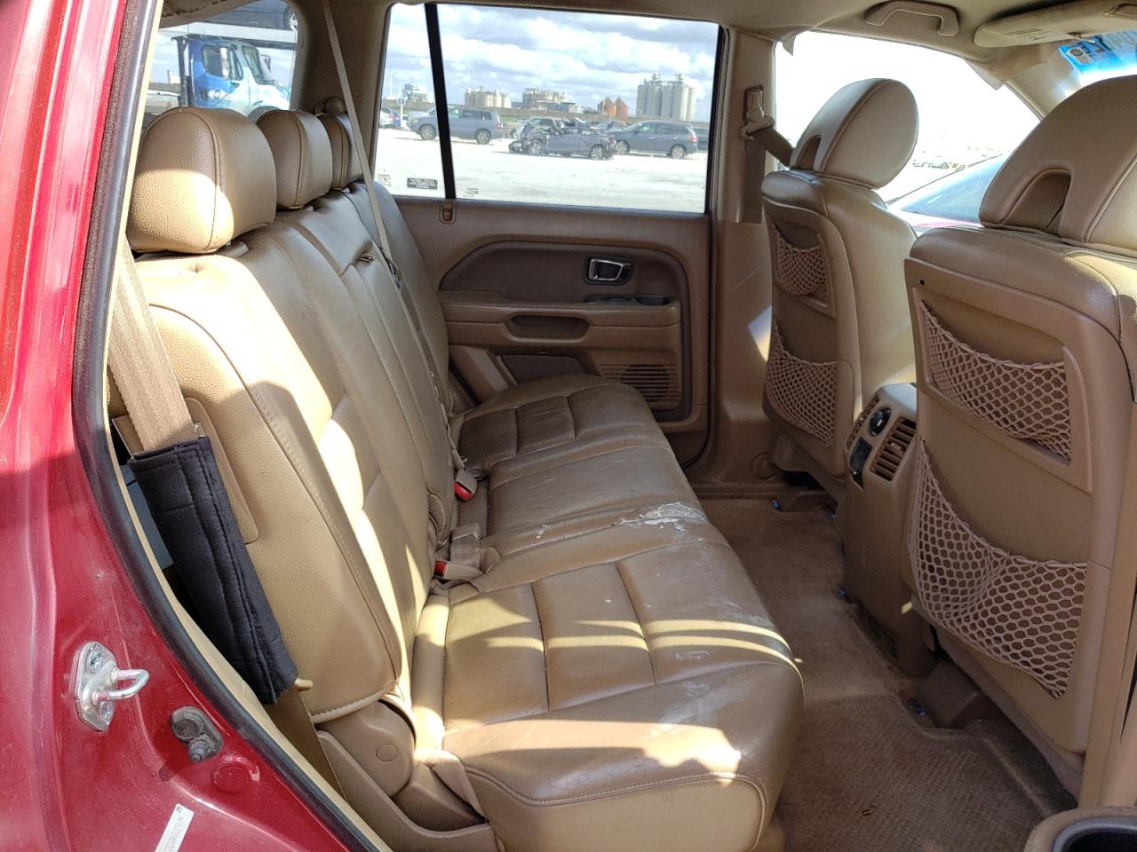 Photo 6 from auction – 2006 HONDA PILOT EX with VIN 5FNYF28536B019679