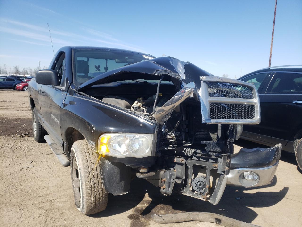 DODGE RAM 1500 S 2004 مع رقم تعريف المركبة 1D7HA16D64J288547 - صورة من المزاد