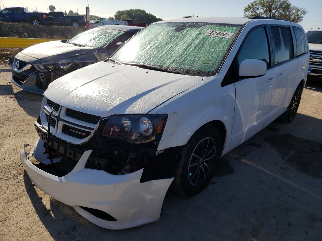 Photo 2 from auction – 2018 DODGE GRAND CARA with VIN 2C4RDGEG7JR345883