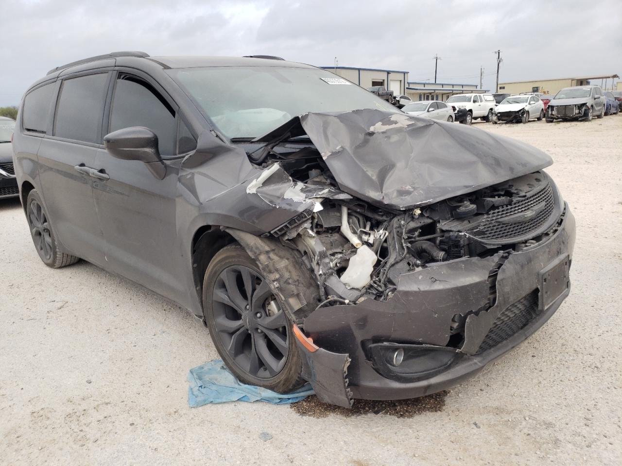 CHRYSLER PACIFICA T 2018 مع رقم تعريف المركبة 2C4RC1EG9JR193539 - صورة من المزاد