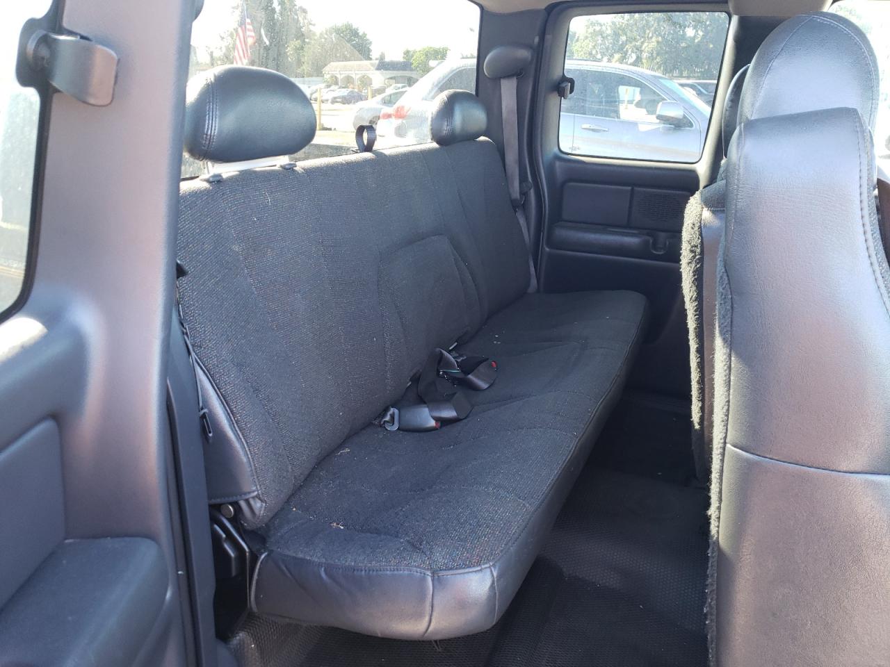 Photo 6 from auction – 2001 CHEVROLET SILVERADO with VIN 2GCEC19W111274517