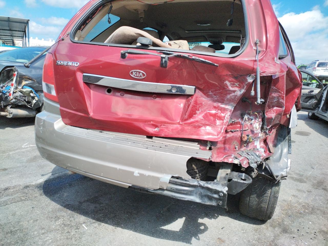Photo 9 from auction – 2003 KIA SORENTO EX with VIN KNDJC733635057420