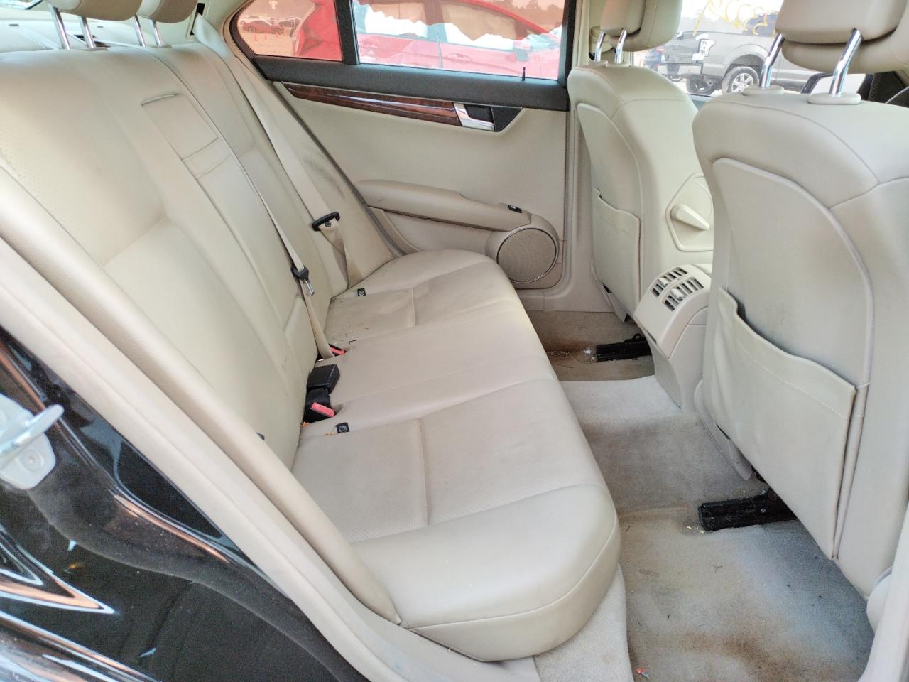 Photo 6 from auction – 2011 MERCEDES-BENZ C 300 with VIN WDDGF5EB7BF641382