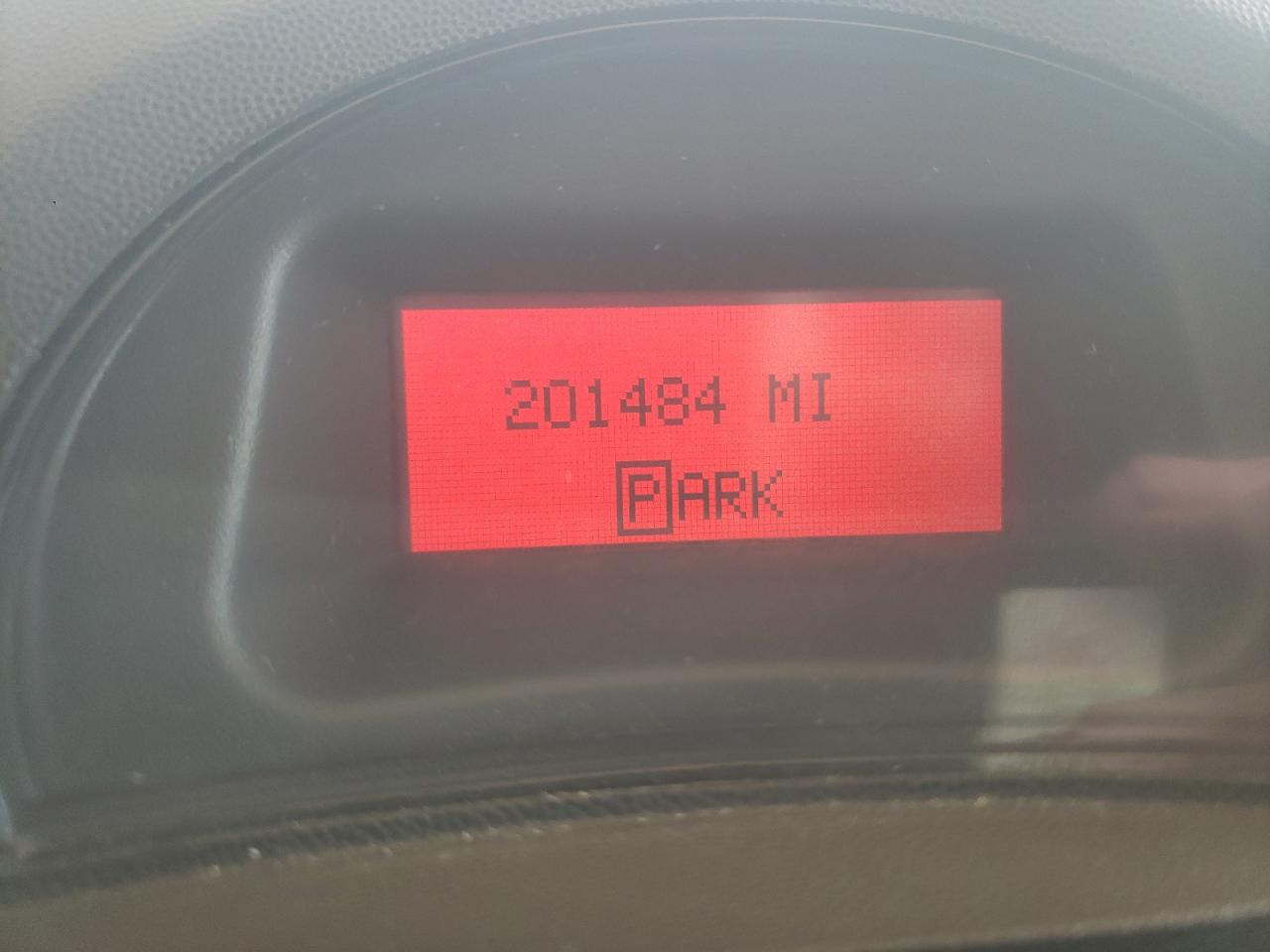 Photo 8 from auction – 2004 PONTIAC GRAND PRIX with VIN 2G2WP522541303825