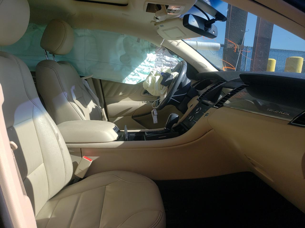 Photo 5 from auction – 2016 FORD TAURUS SEL with VIN 1FAHP2E86GG145043